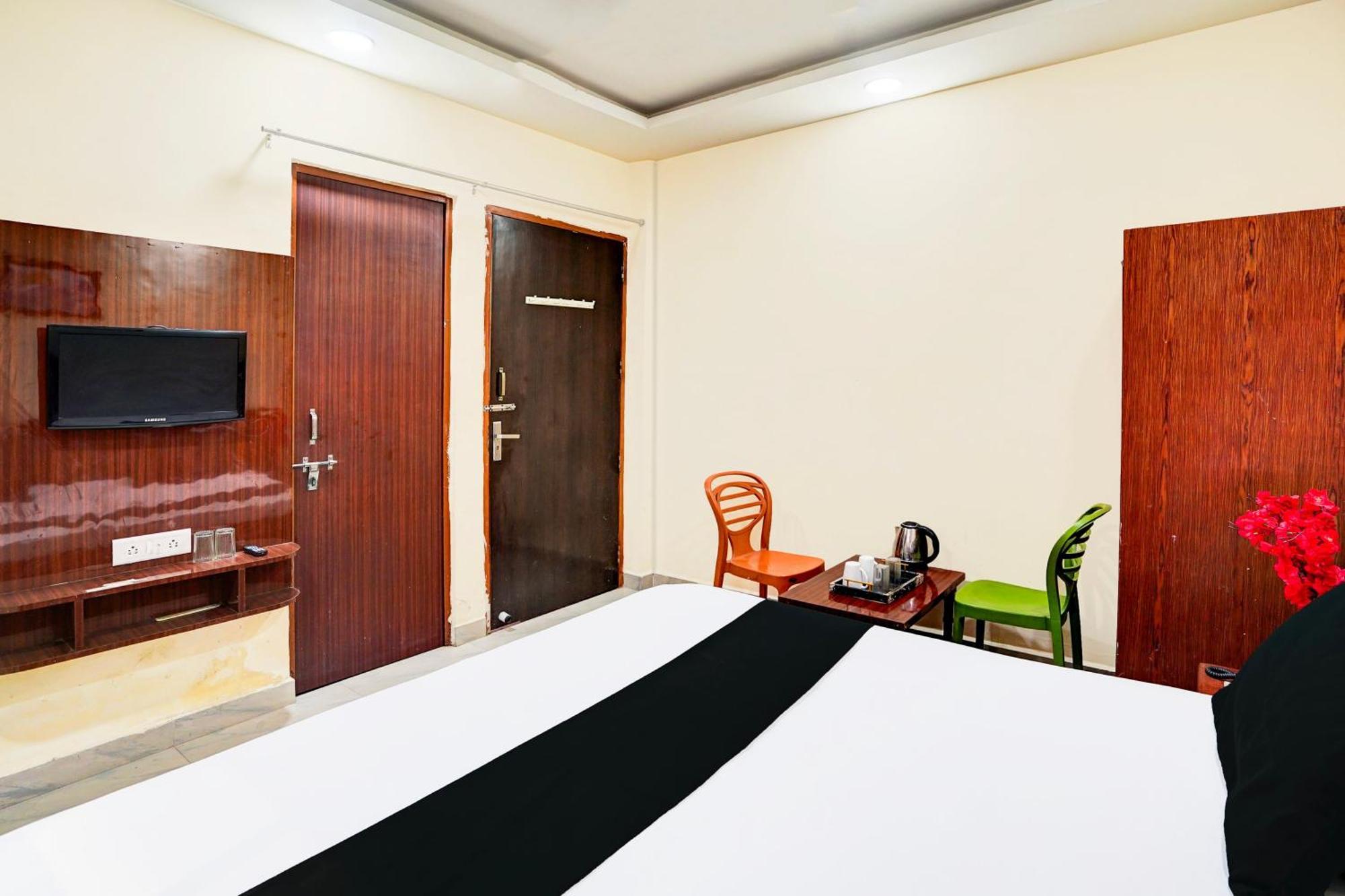 Hotel O Nova Resorts & Luxury Farm Raebareli Bagian luar foto