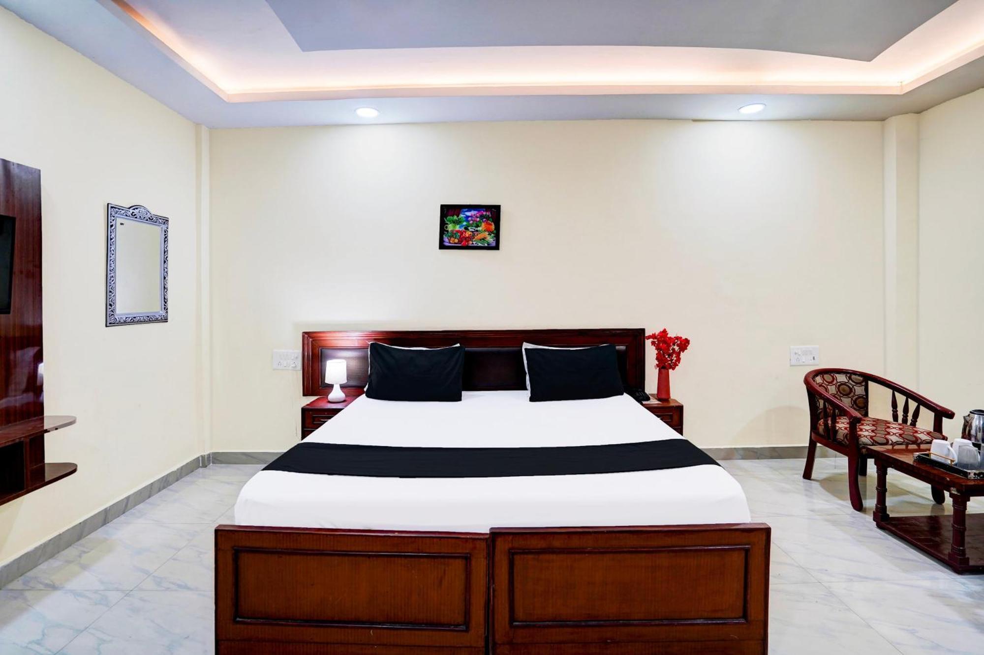 Hotel O Nova Resorts & Luxury Farm Raebareli Bagian luar foto