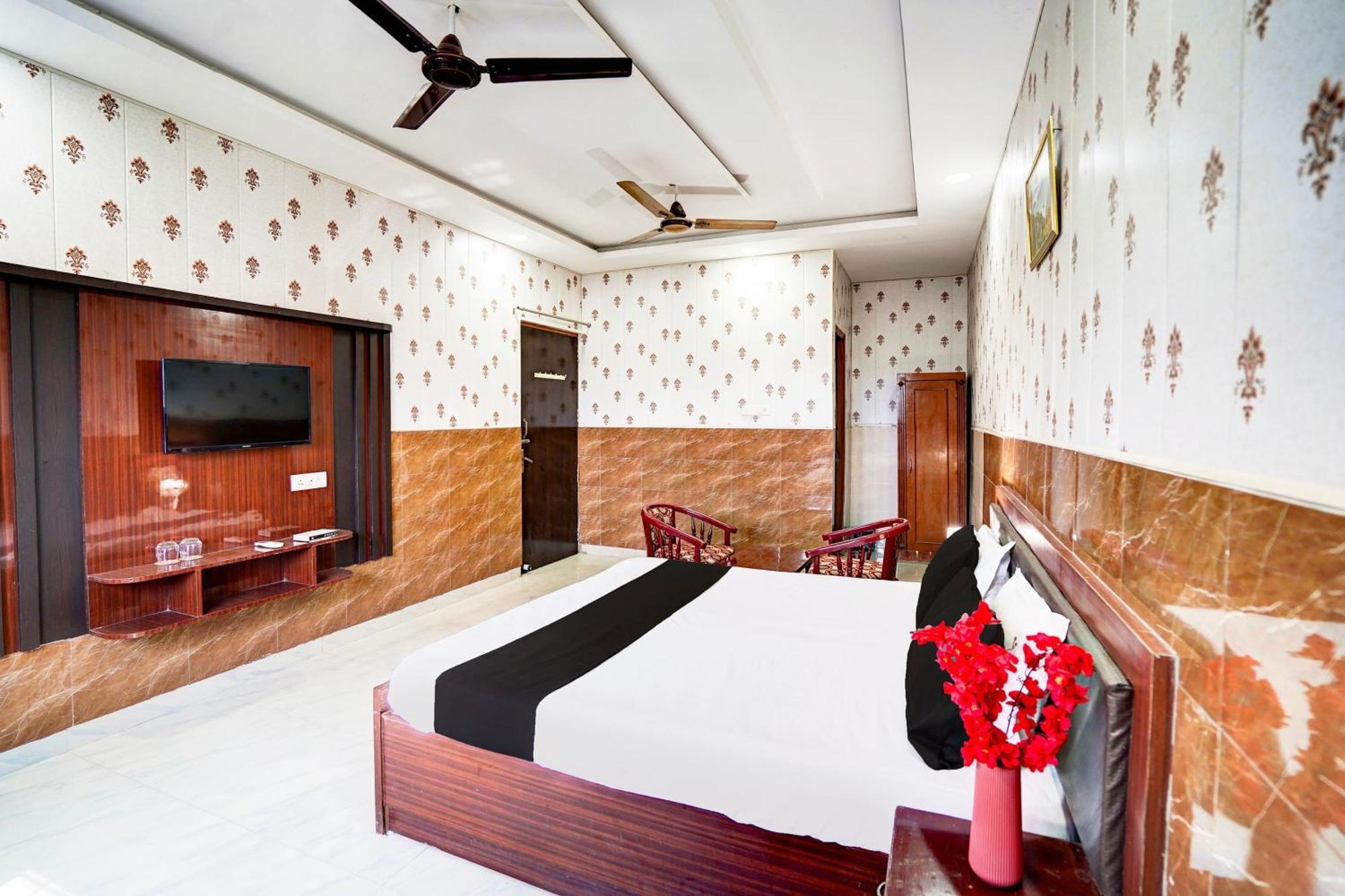 Hotel O Nova Resorts & Luxury Farm Raebareli Bagian luar foto
